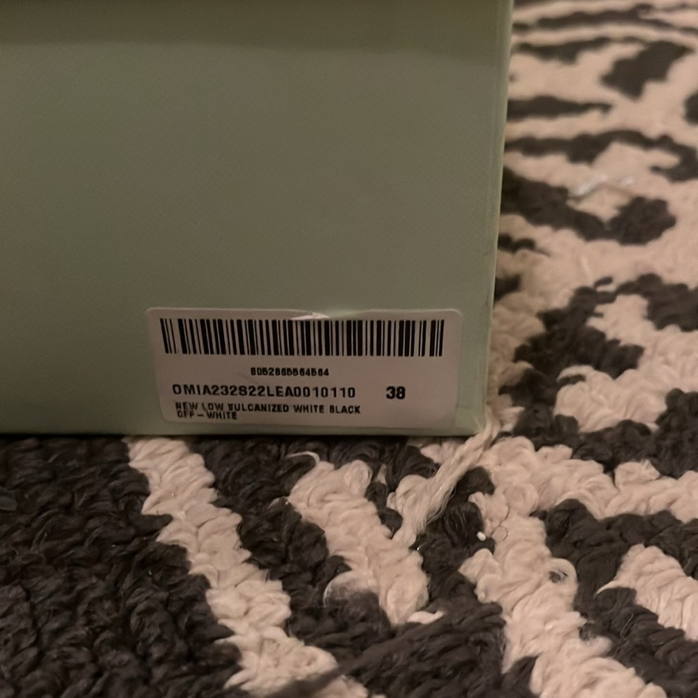 Off-White Vulcanized Low ‘White Black’ - Picture 3 of 8